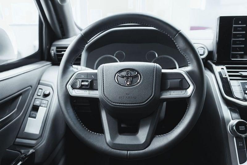 Toyota Land Cruiser LC300 ARMORED B6 *NET PRICE*
