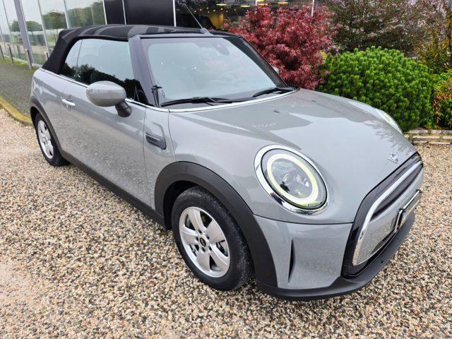 MINI Mini 1.5 Cooper Essential Cabrio