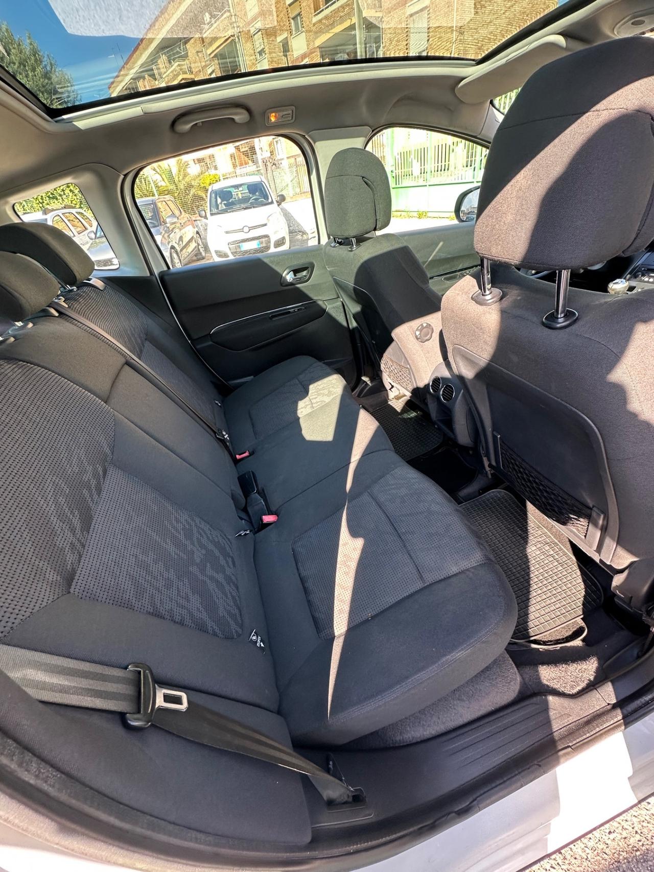 Peugeot 3008 1.6 HDi 112CV Business