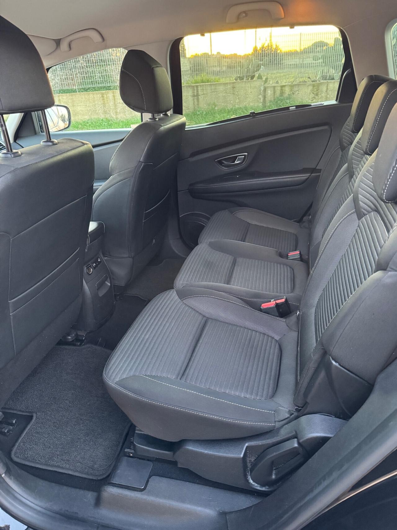 Renault Grand Scenic Blue dCi 120 CV Initiale Paris