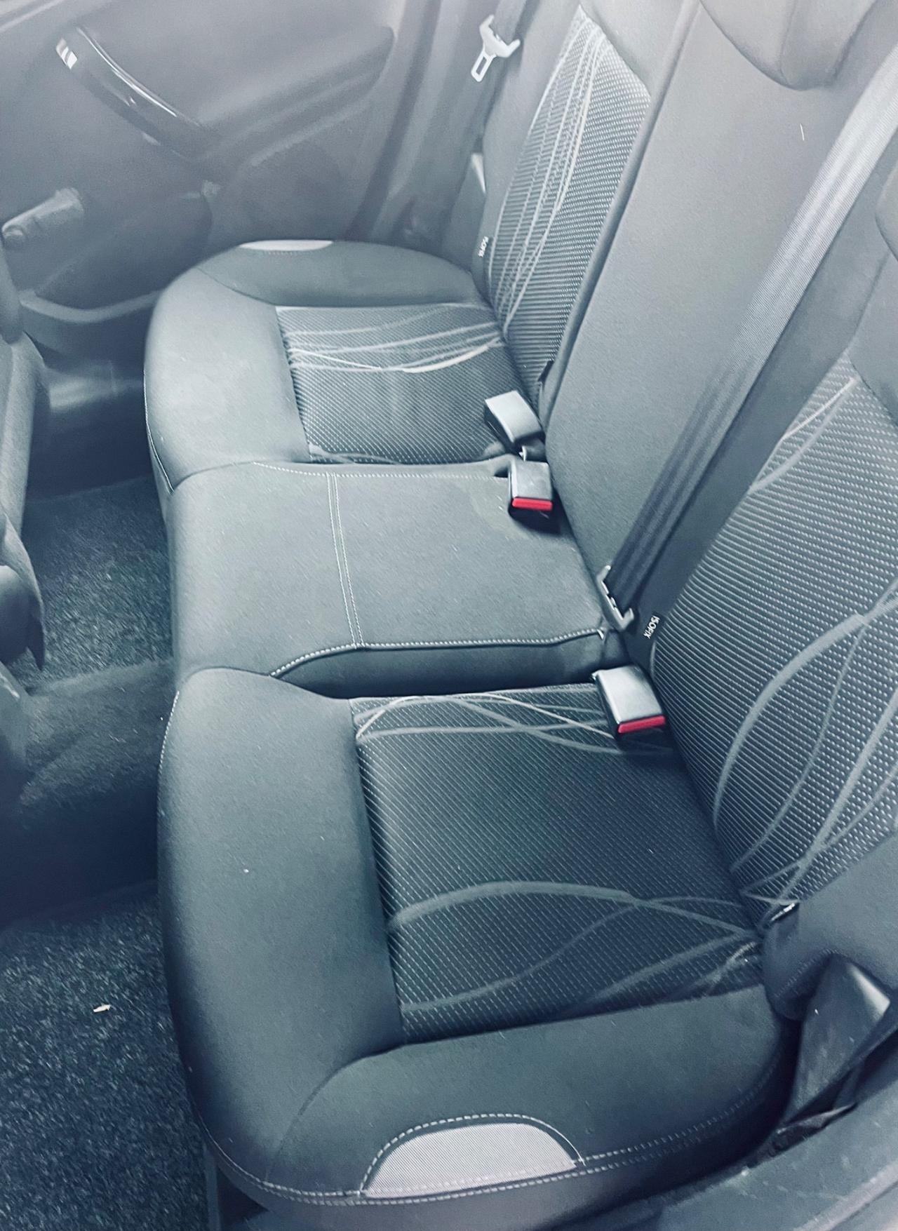 Peugeot 208 1.4 HDi 68 CV 5 porte Allure