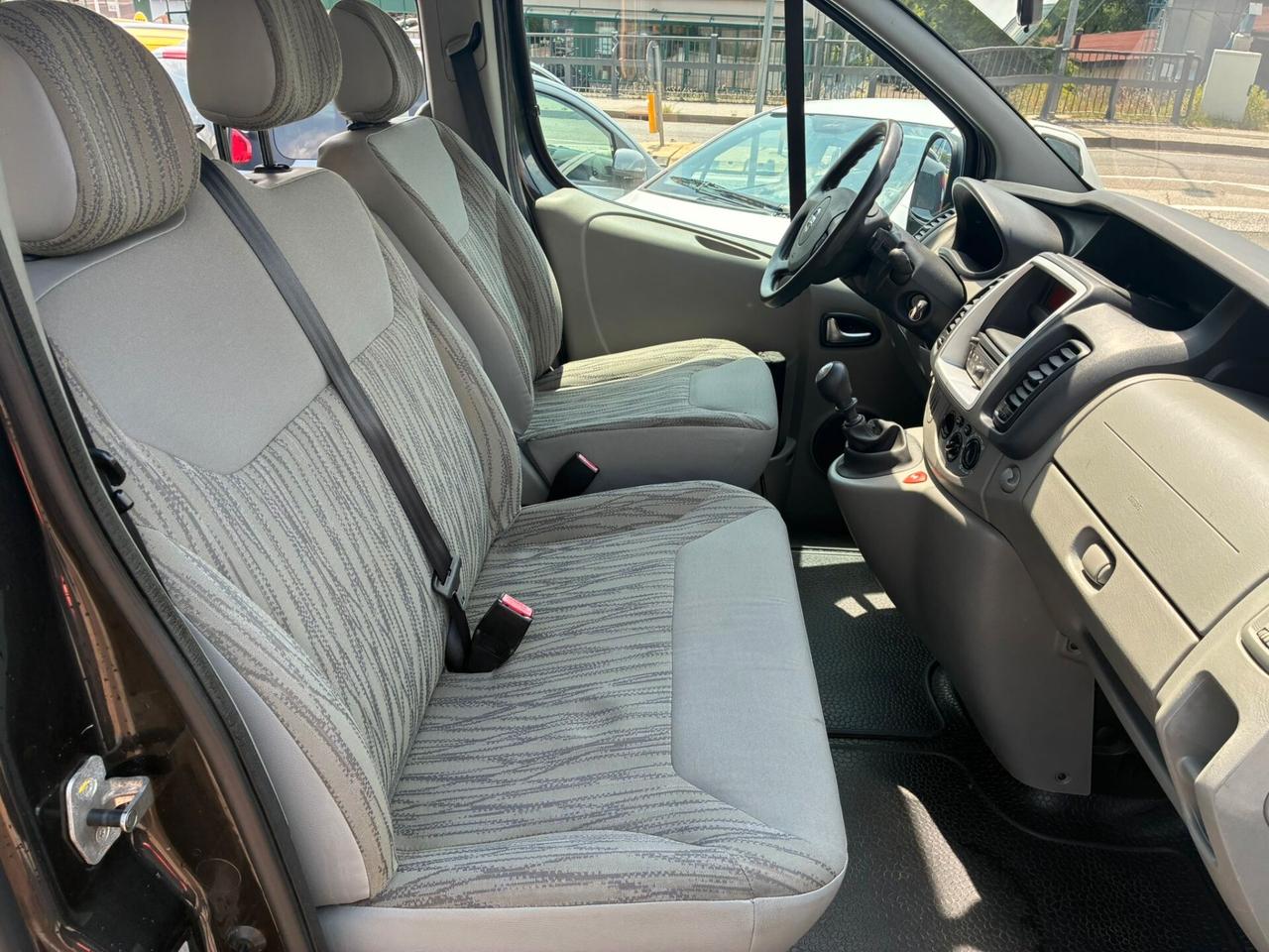 Nissan Primastar 2.0 DCI 115CV 9 POSTI
