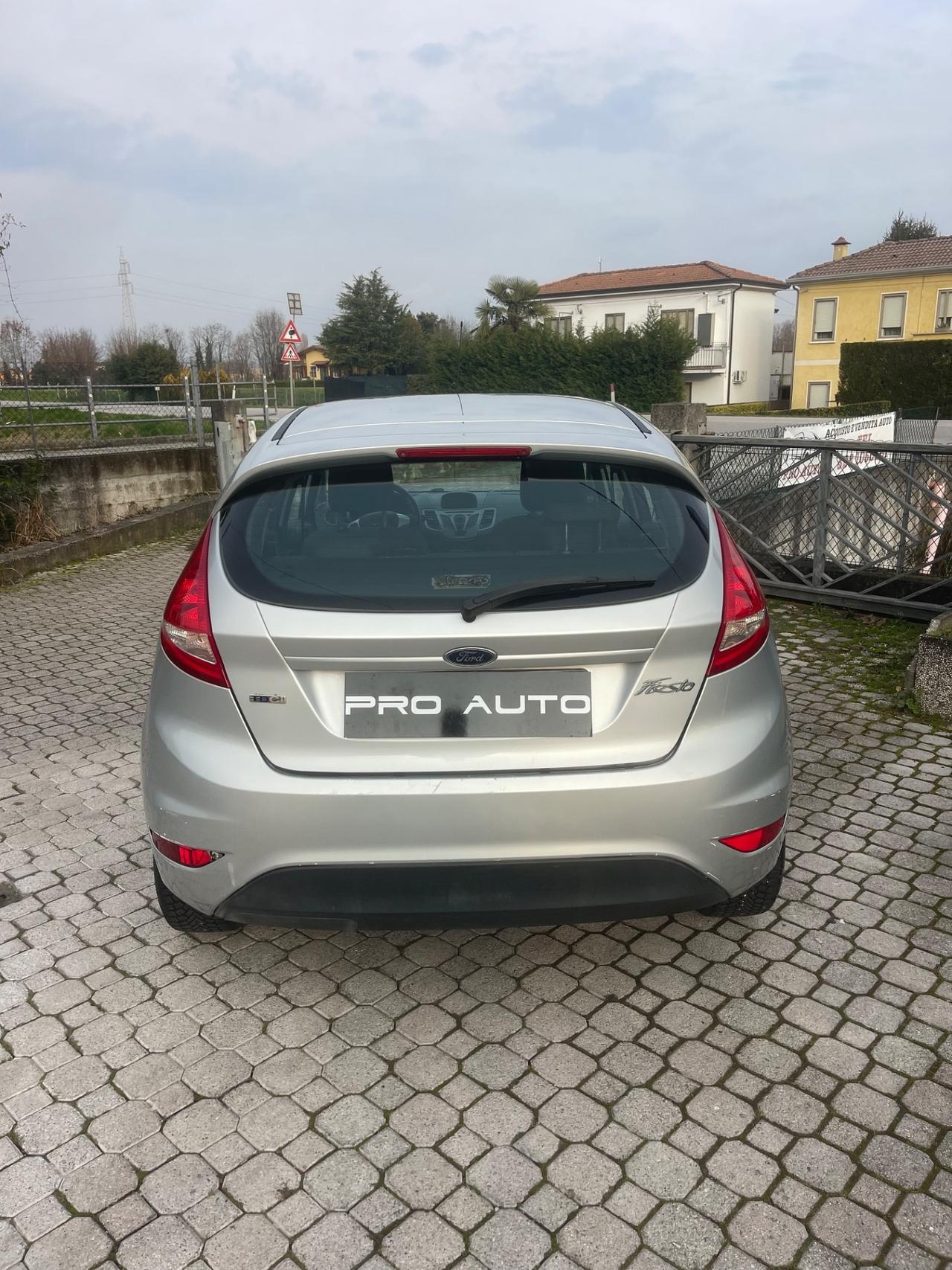 Ford Fiesta 1.6 TDCi 90CV 5 porte DPF Titanium