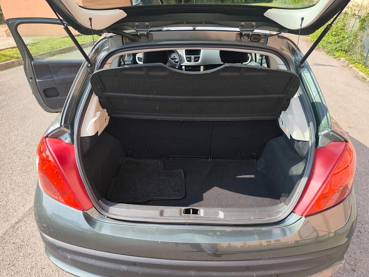 Peugeot 207 1.4 VTi benz euro 4 neopatentati