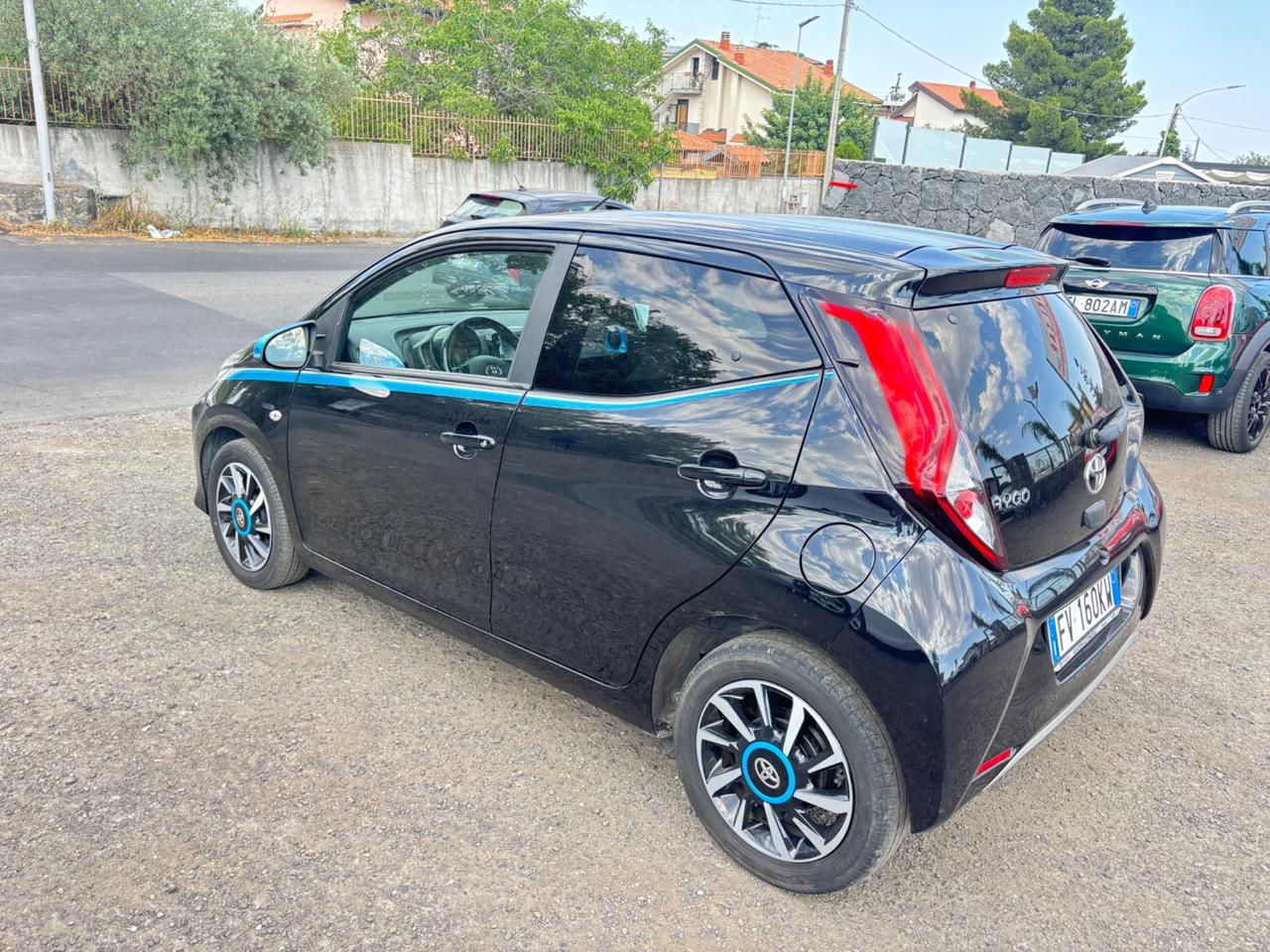 Toyota Aygo Connect 1.0 VVT-i 72 CV 5 porte x-clusiv