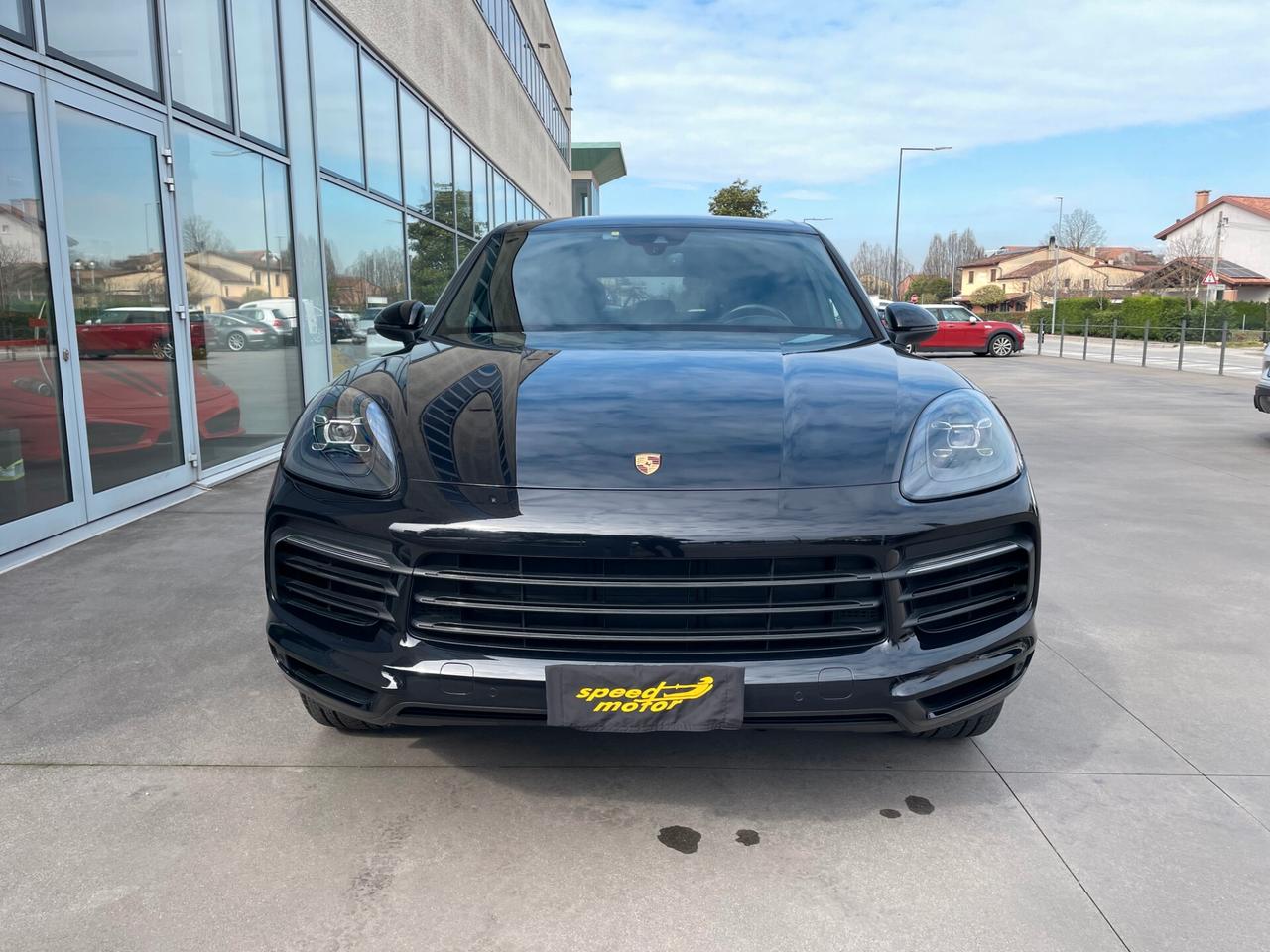 Porsche Cayenne 3.0 V6 benzina full con sospensioni PASM iva esposta