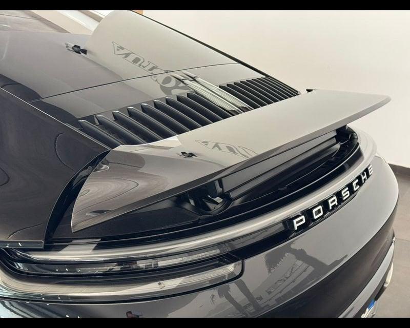 Porsche 911 (992) Carrera