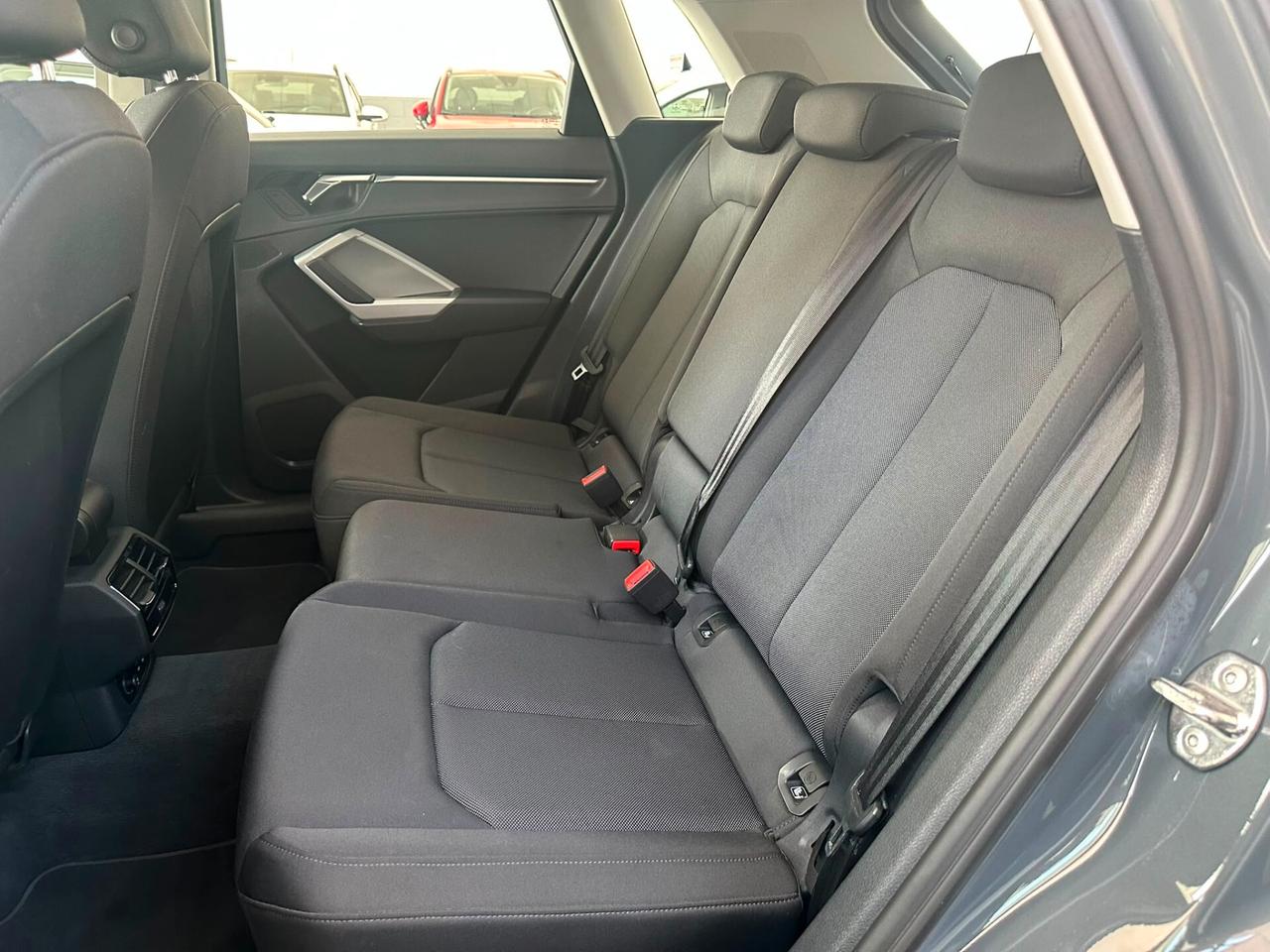 Audi Q3 35 TDI S tronic Business Advanced