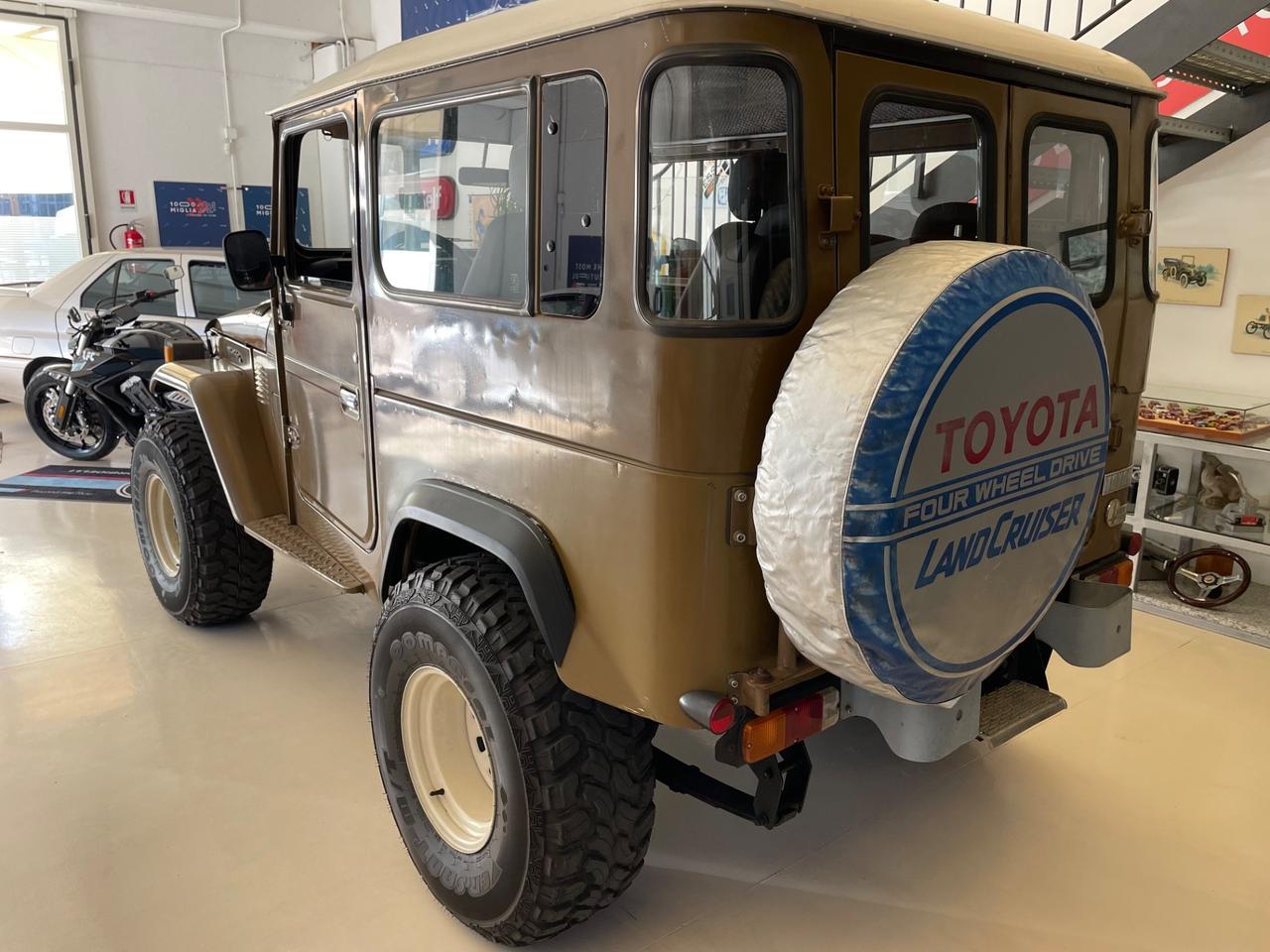 Toyota Land Cruiser BJ 42 3400 diesel 9o cv