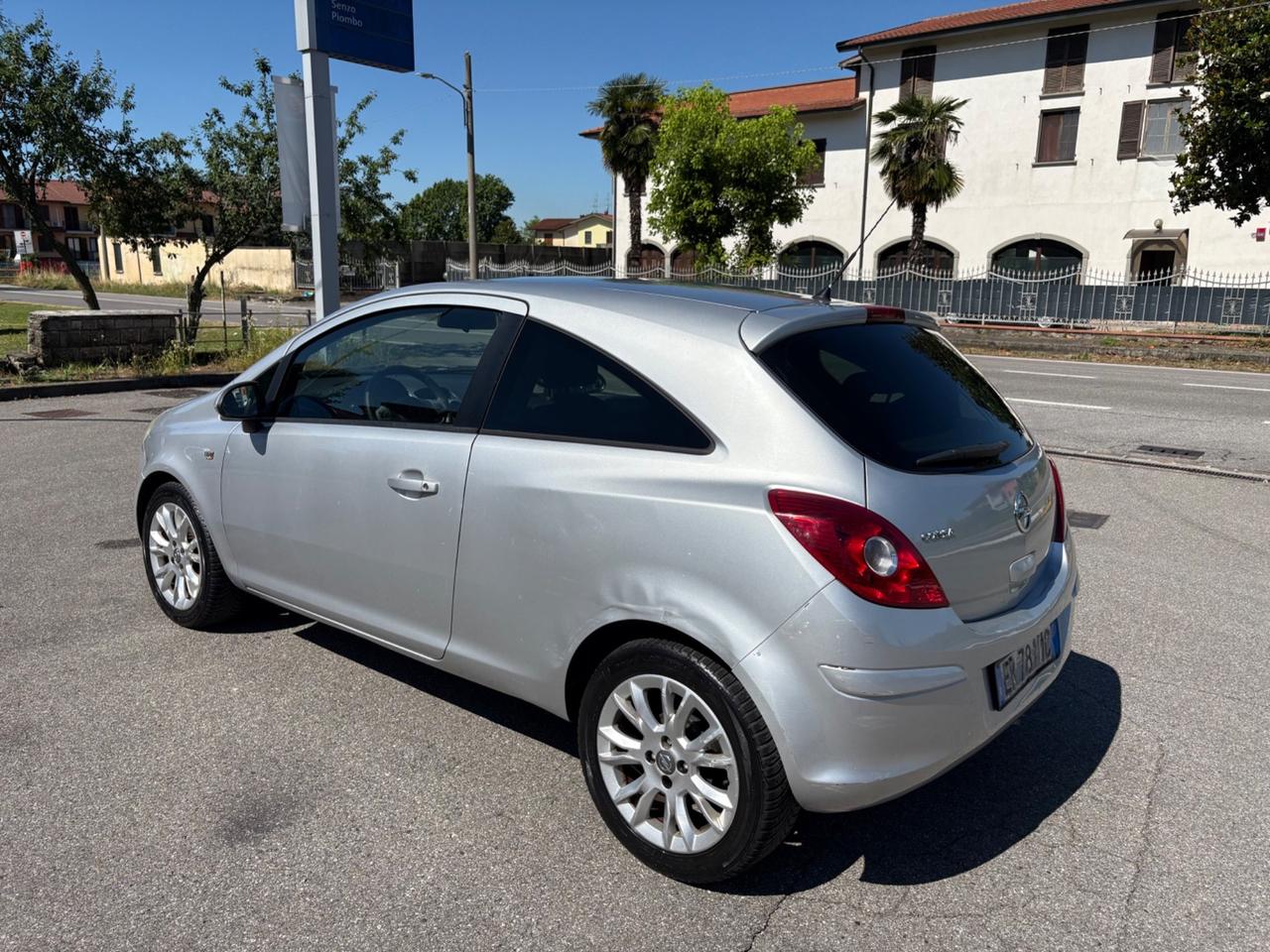 Opel Corsa 1.2 85CV 3 porte GPL-TECH b-color