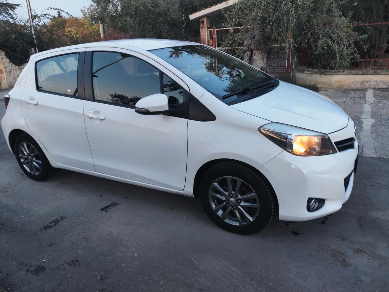 Toyota Yaris 1.0 5 porte Lounge