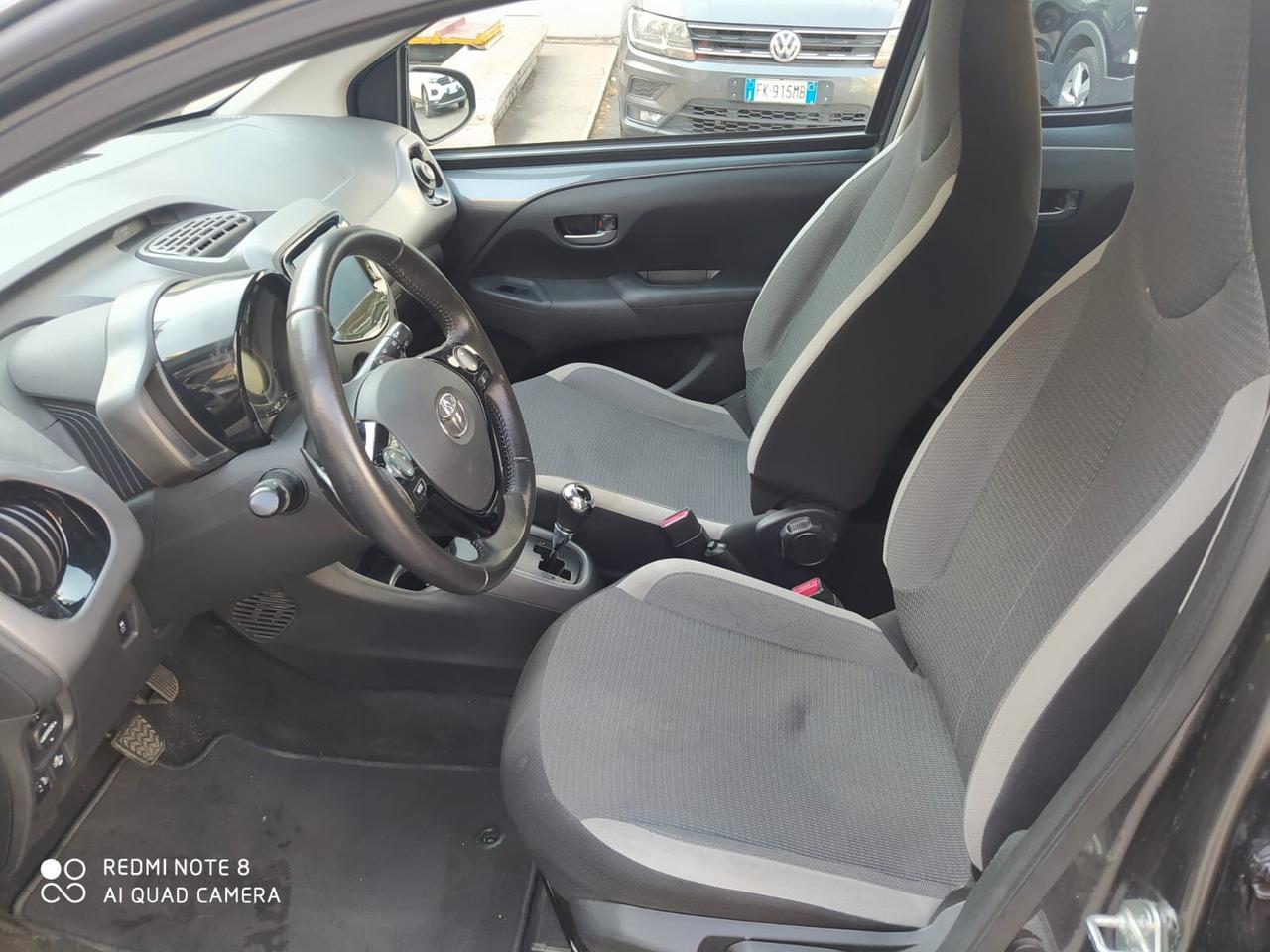 Toyota Aygo Connect 1.0 VVT-i 72 CV 5 porte x-clusiv MMT - GPL