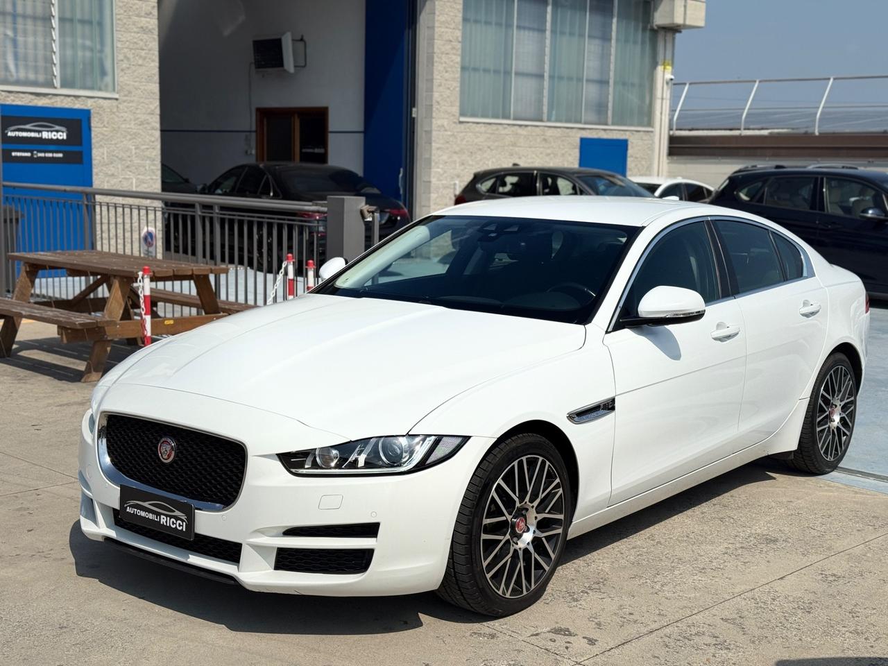 Jaguar XE 2.0 D 180 CV aut. Prestige