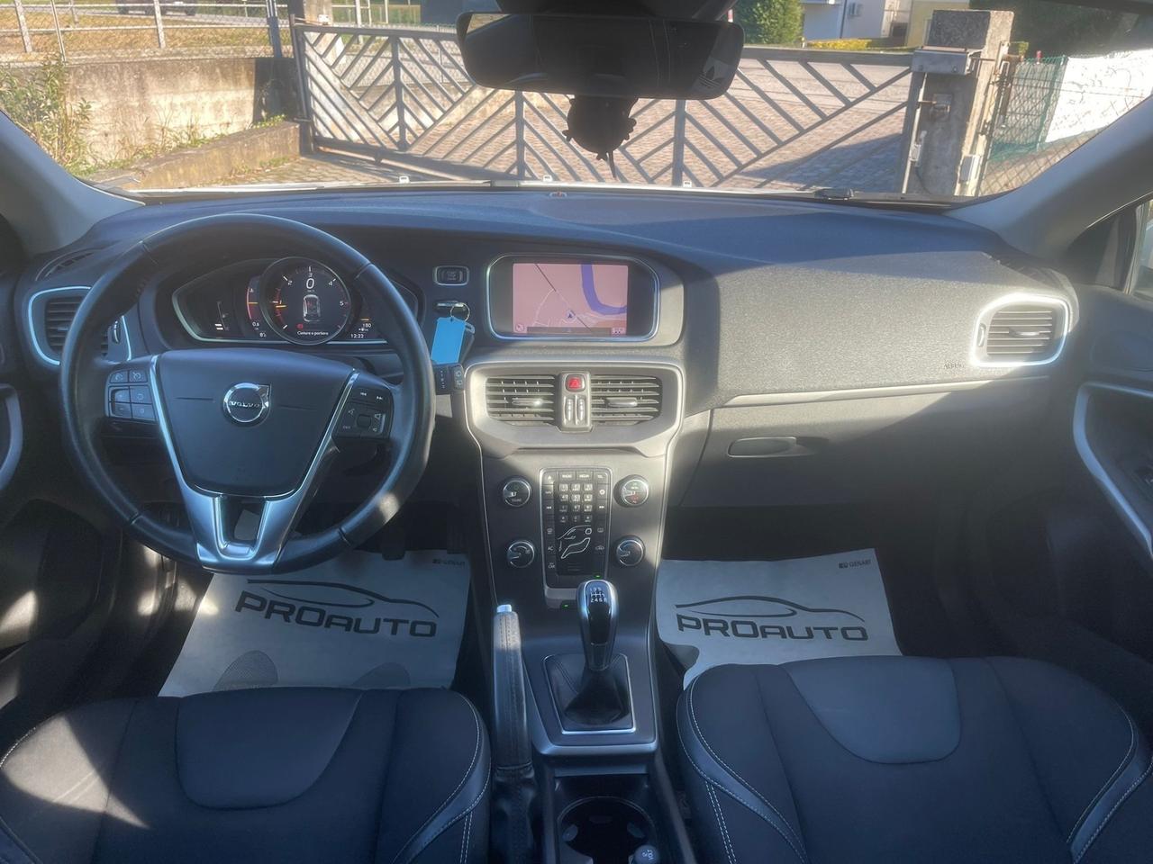 Volvo V40 D2 R-design