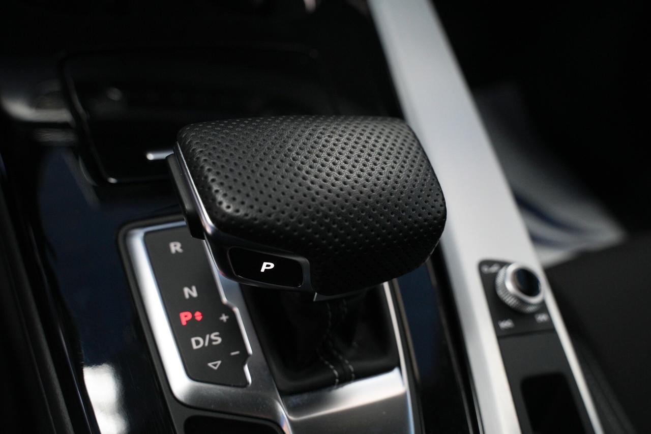 Audi A4 40 TDI S tronic line edition