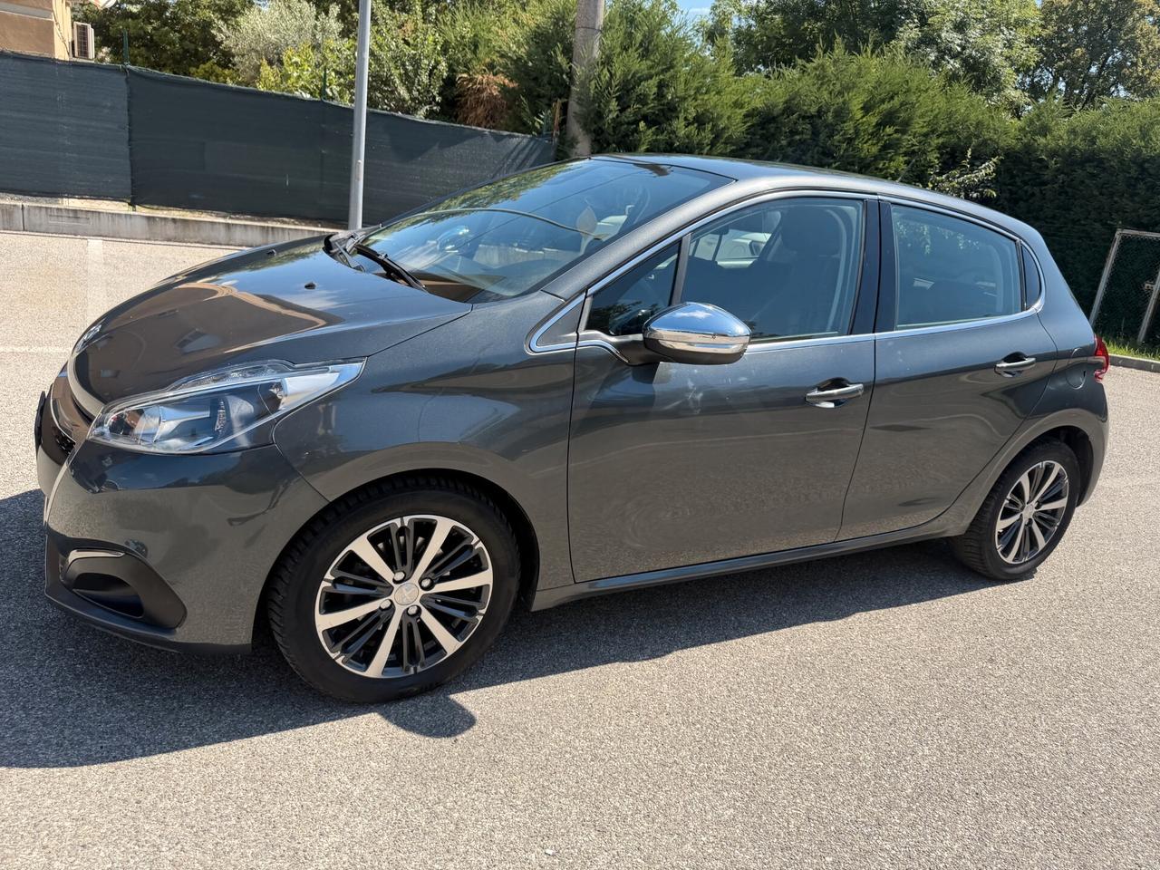 Peugeot 208 1.2 Gpl - NEOP. - NAV. - 12 MESI DI GARANZIA -