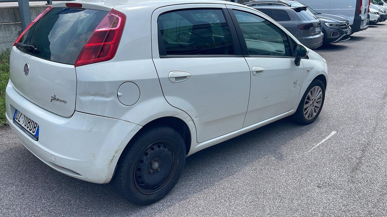 Grande Punto 1.4 GPL 5 porte SI NEOPATENTATI