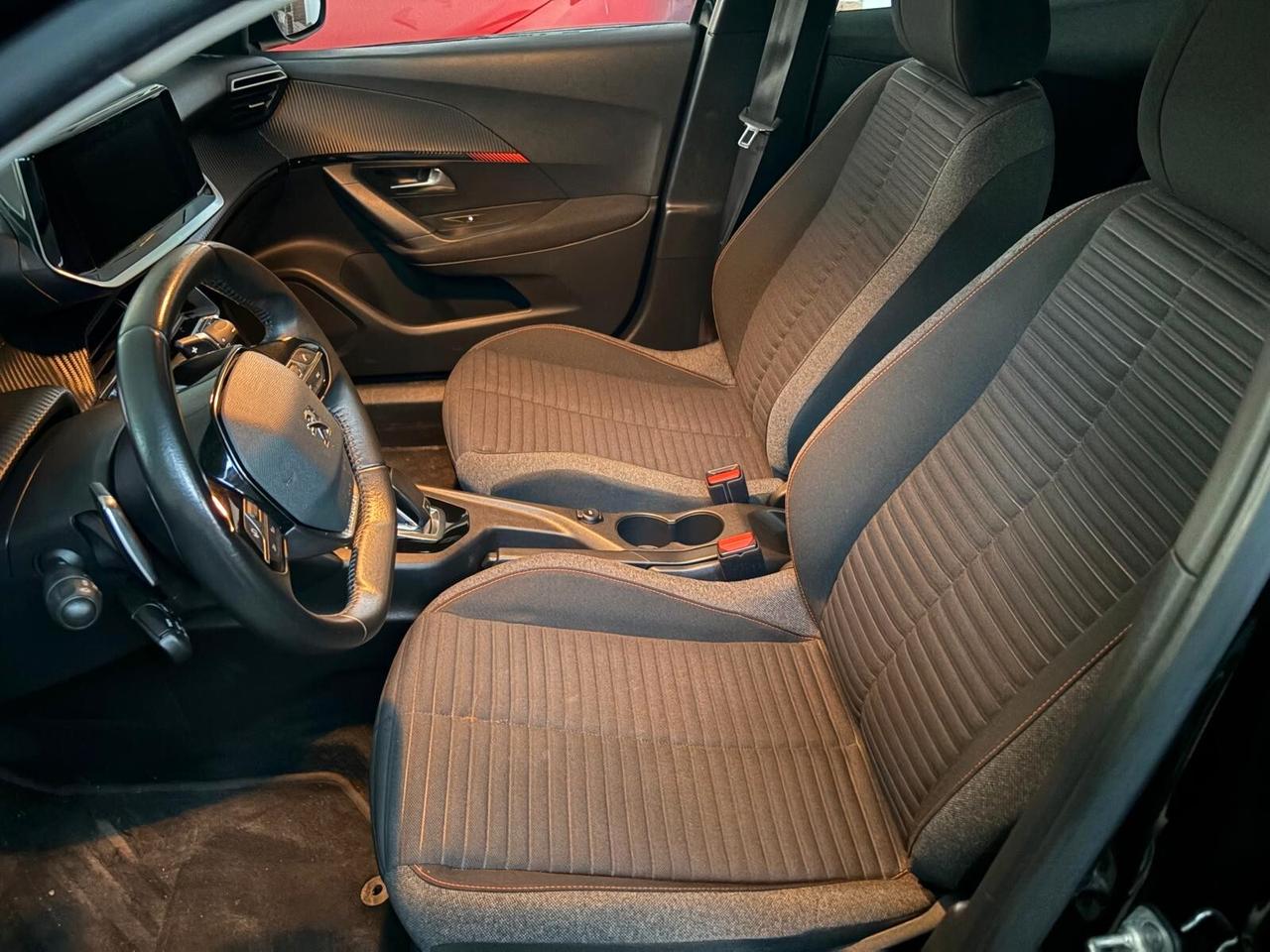 Peugeot 2008 PureTech 155 S&S EAT8 GT
