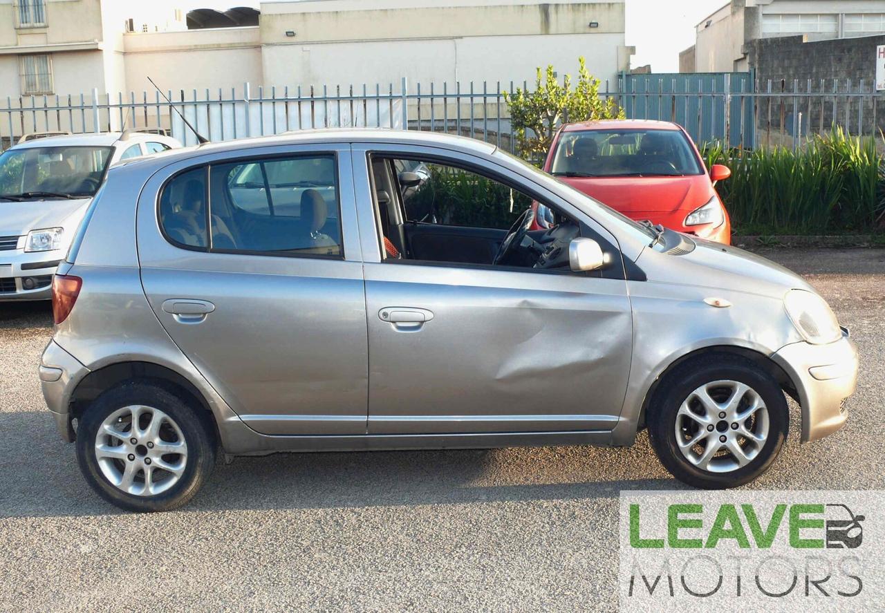 Toyota Yaris 1.3i 16V cat 5 porte Sol (M1437)