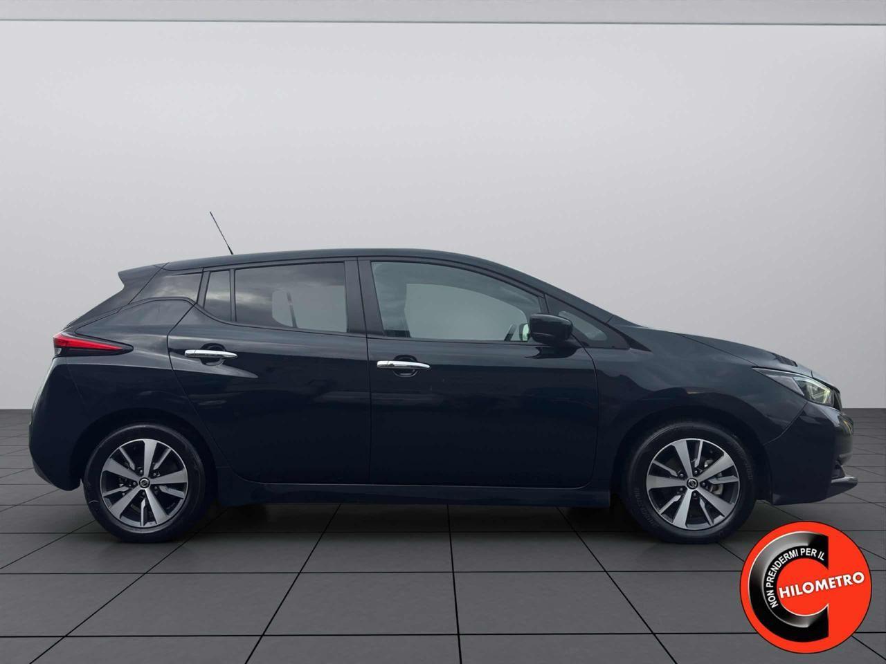 Nissan Leaf ACENTA 40 KWH-NAVI-SENSORI-RETROCAMERA-POKI KM-