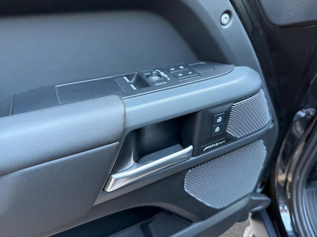 Land Rover Defender 90 3.0d i6 mhev SW11 limited edition awd 200cv auto