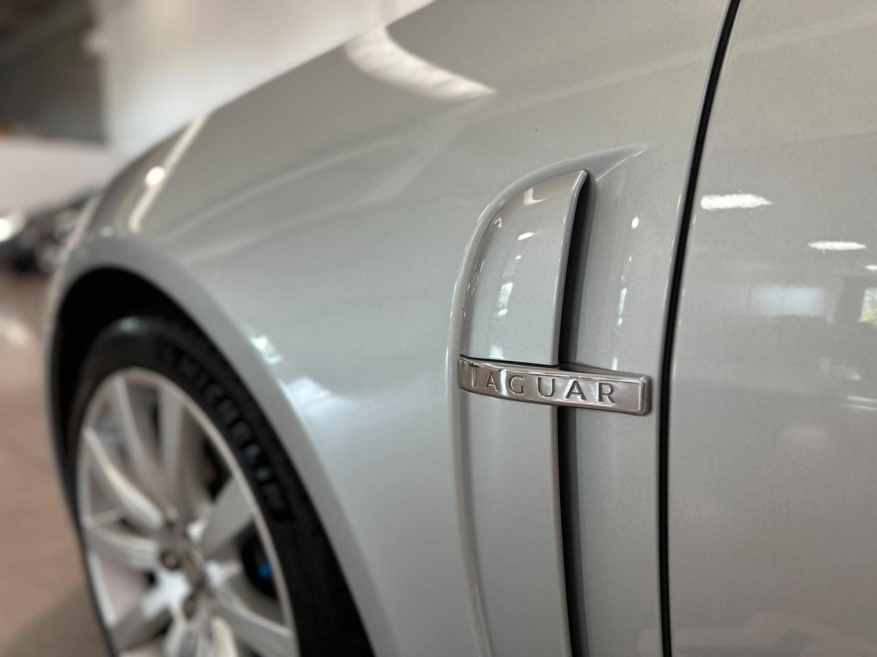 Jaguar XF 4.2 V8 Premium Luxury