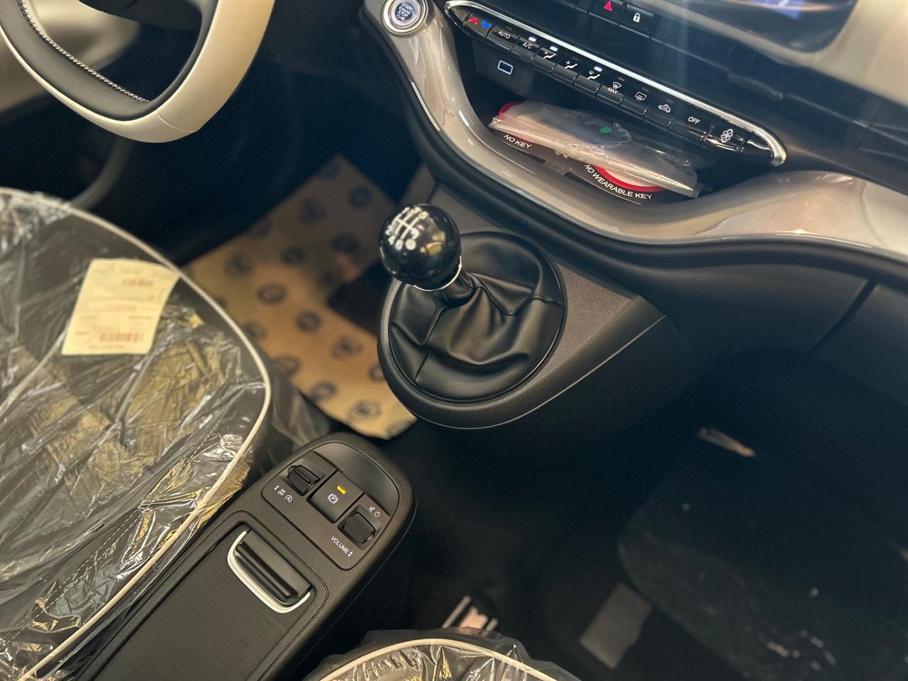 Fiat 500 1.0 Hybrid La Prima *** KM0 * GARANZIA UFFICIALE 2 ANNI ESENZIONE BOLLO 2027 ***