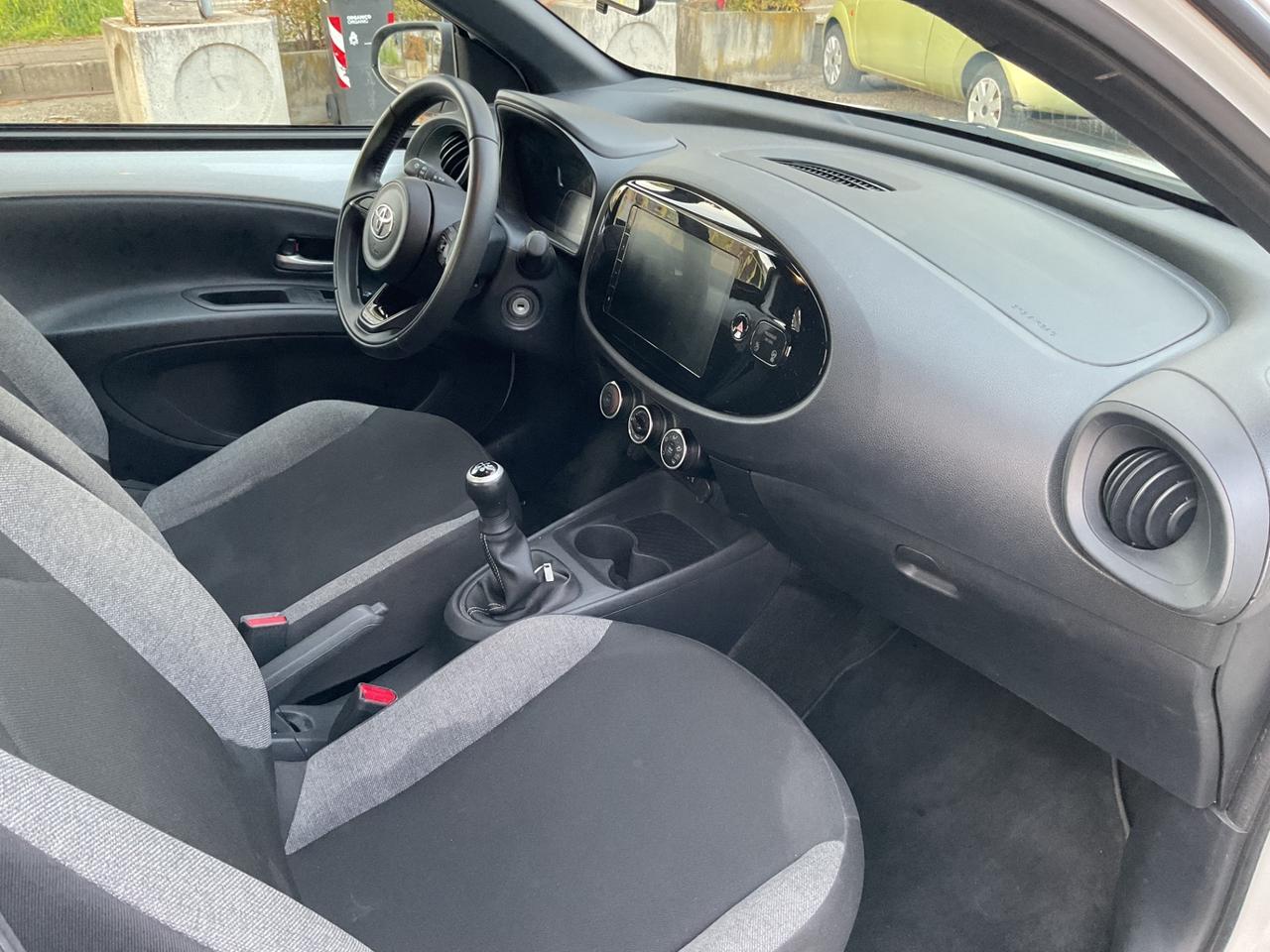 Toyota Aygo X 1.0 VVT-i 5 porte Lounge OK NEOPATENTATI