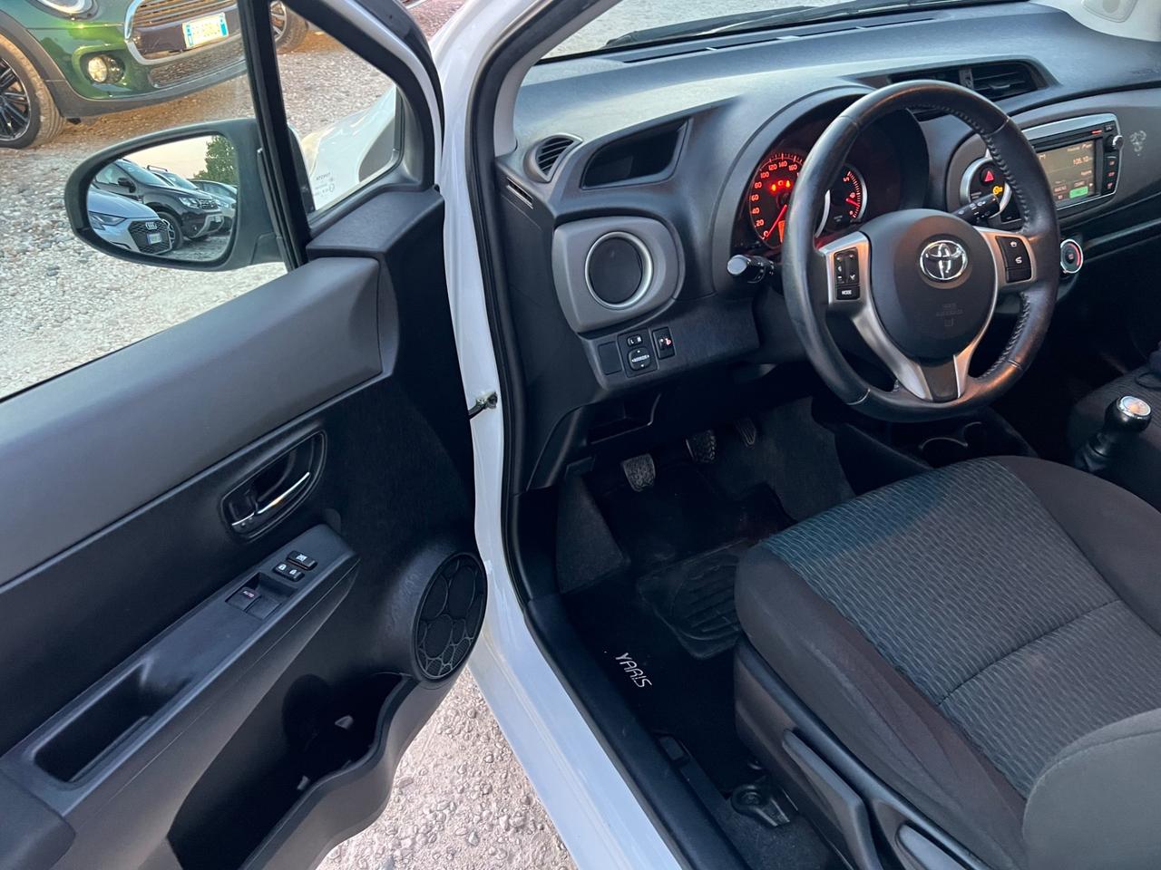 Toyota Yaris 1.0 5 porte Active Permute Rate Garanzia