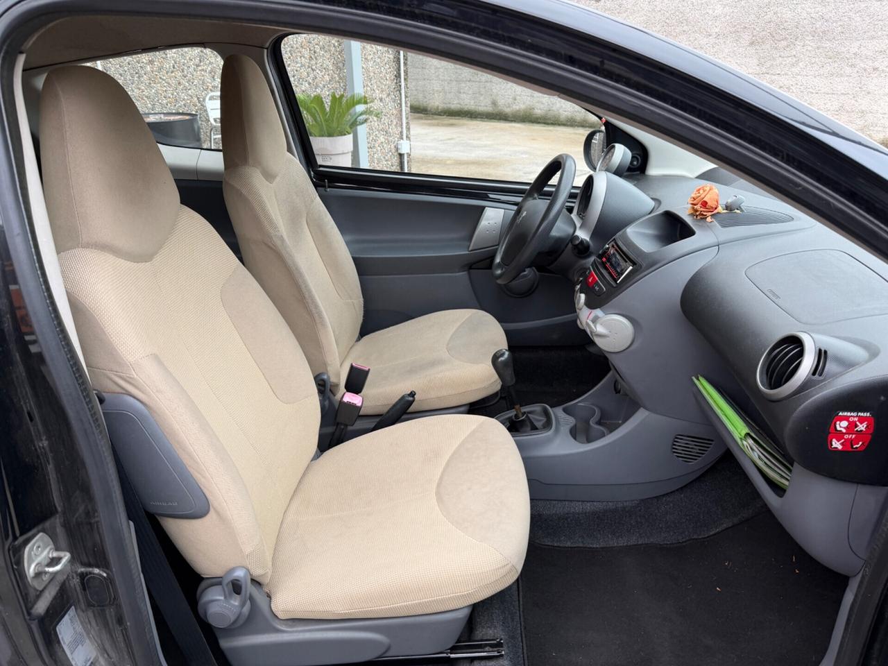 Peugeot 107 1.0 benzina euro4 68CV neopatentati