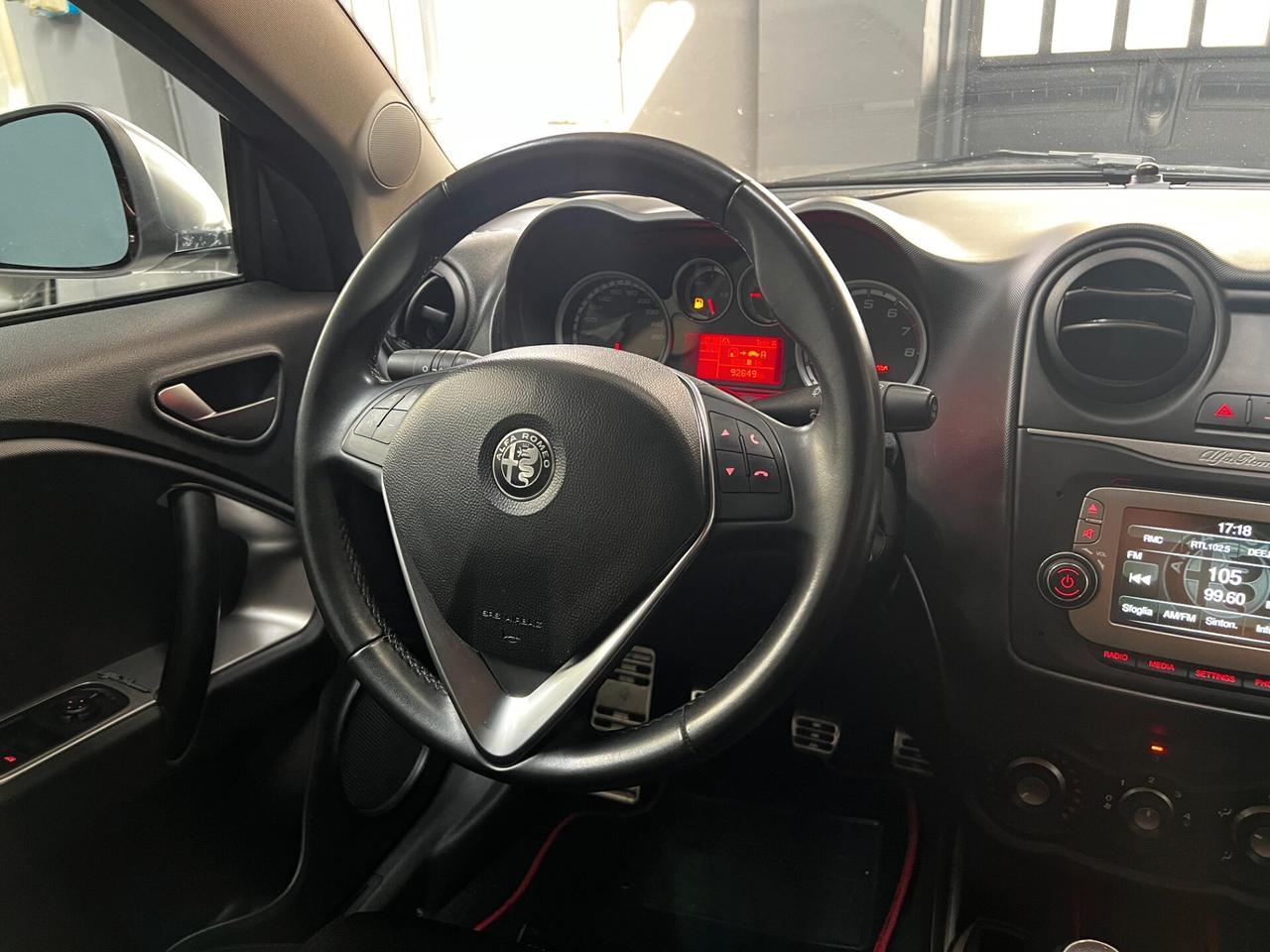 Alfa Romeo MiTo 2017 1.4 Distinctive 78cv E6