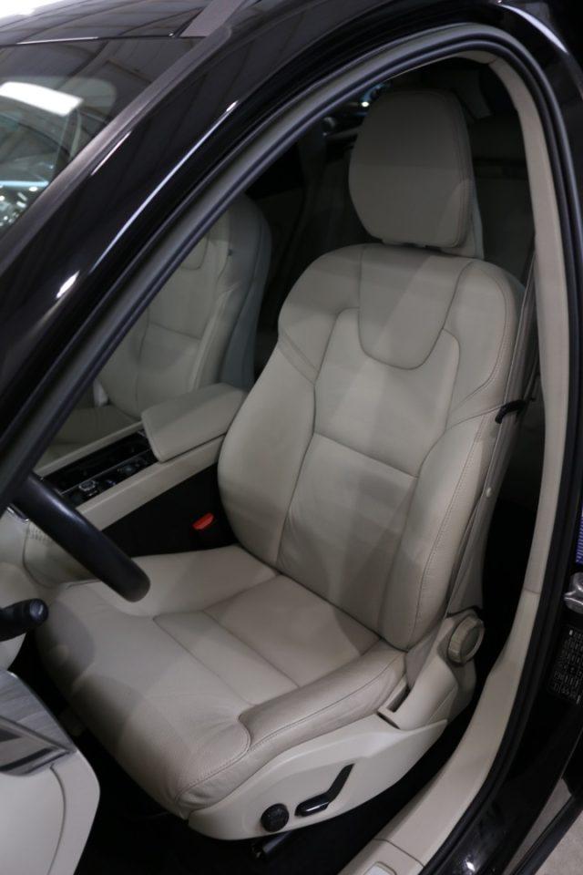 VOLVO XC60 B4 (d) AWD automatico Plus