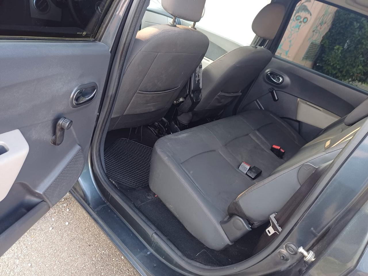 Dacia Lodgy 1.6 8V 85CV GPL 5 posti Prestige