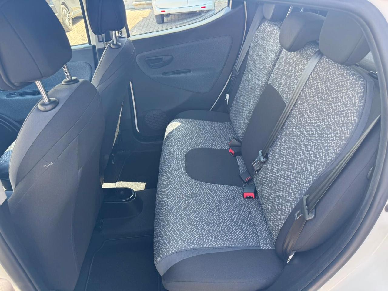 Lancia Ypsilon 1.0 FireFly 5 porte S&S Hybrid Silver Plus