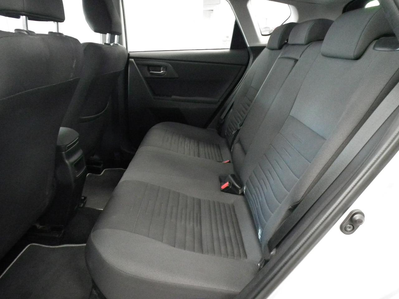Toyota Auris 1.8 Hybrid KM 64.000 ! UNIPROPRIETARIO ! NAVI TELECAMERA CRUISE TELEFONO !