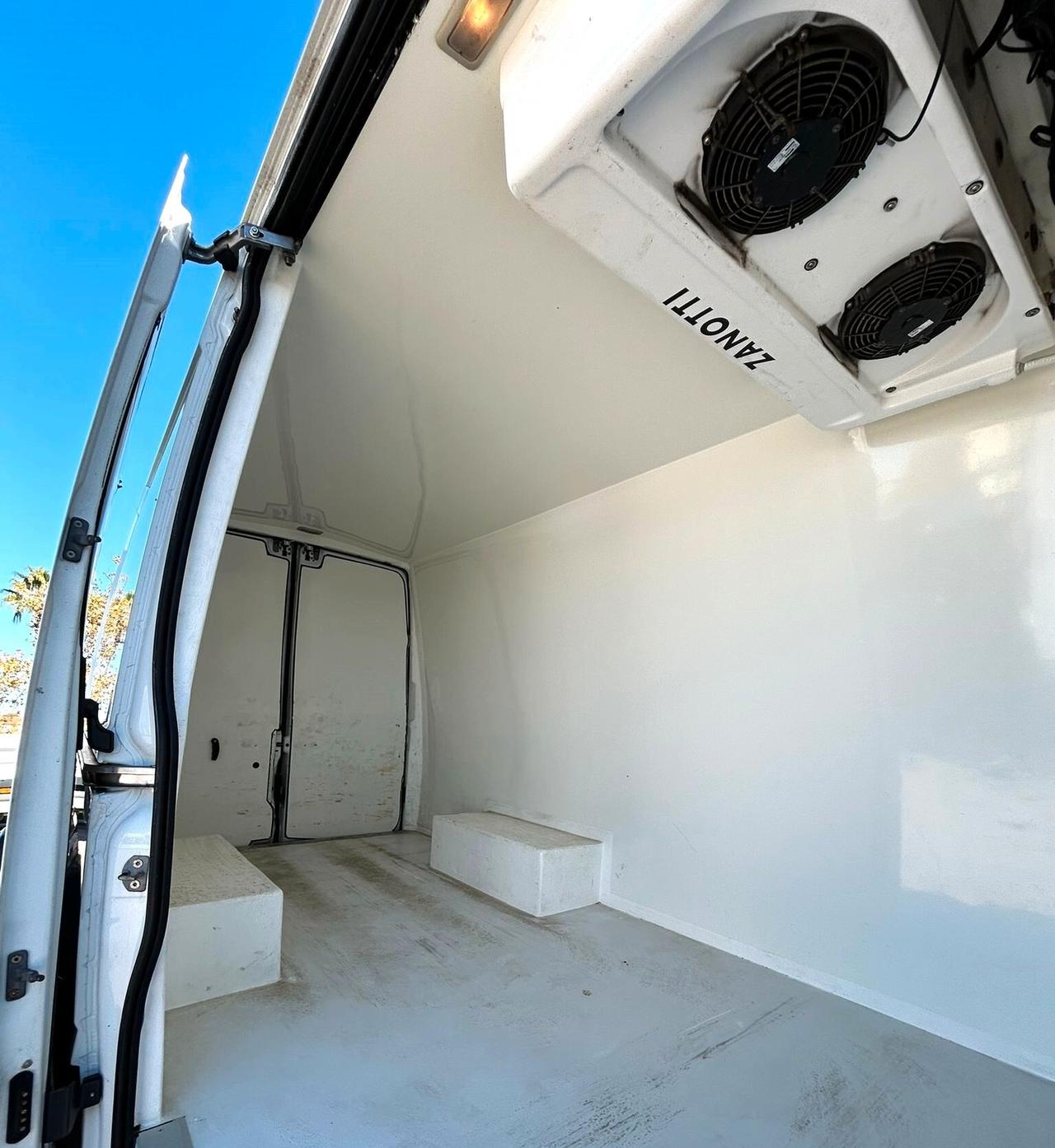 Iveco Daily 35C15 Furgone gemellato Isotermico