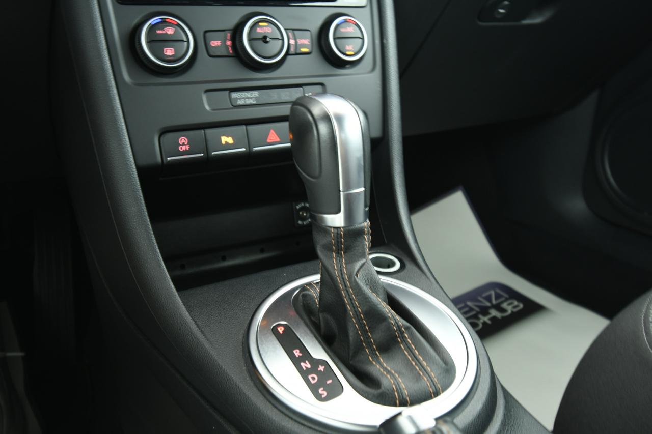 VOLKSWAGEN Maggiolino Cabrio 2.0 tdi bm Design 110cv NEOPATENTATI+C17"