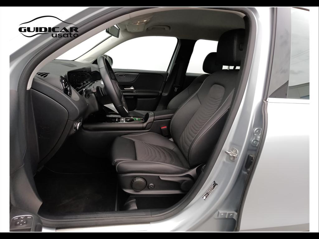Mercedes-Benz GLB - X247 2023 - GLB 180 d Advanced auto