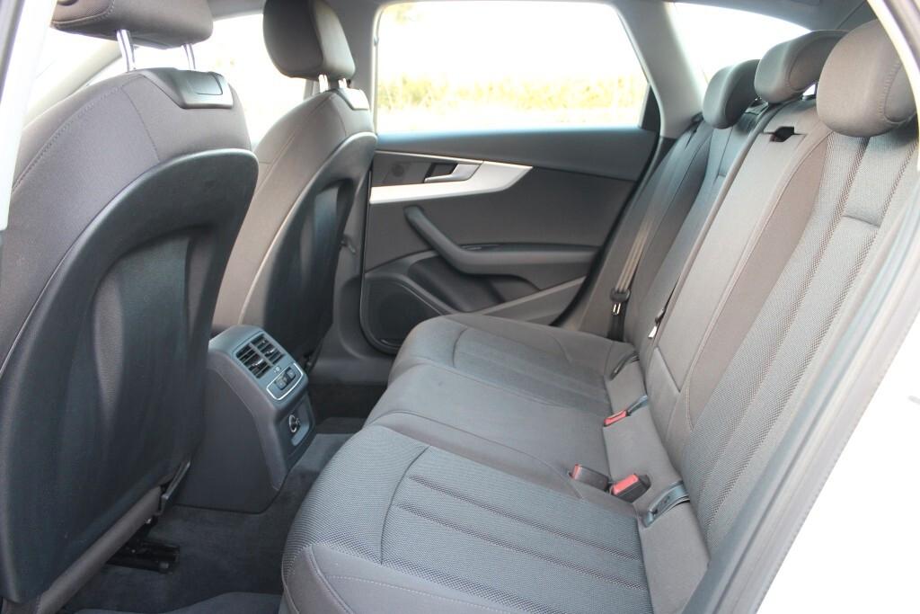 AUDI A4 station 2.0 TDI 150 CV s-tronic *LED