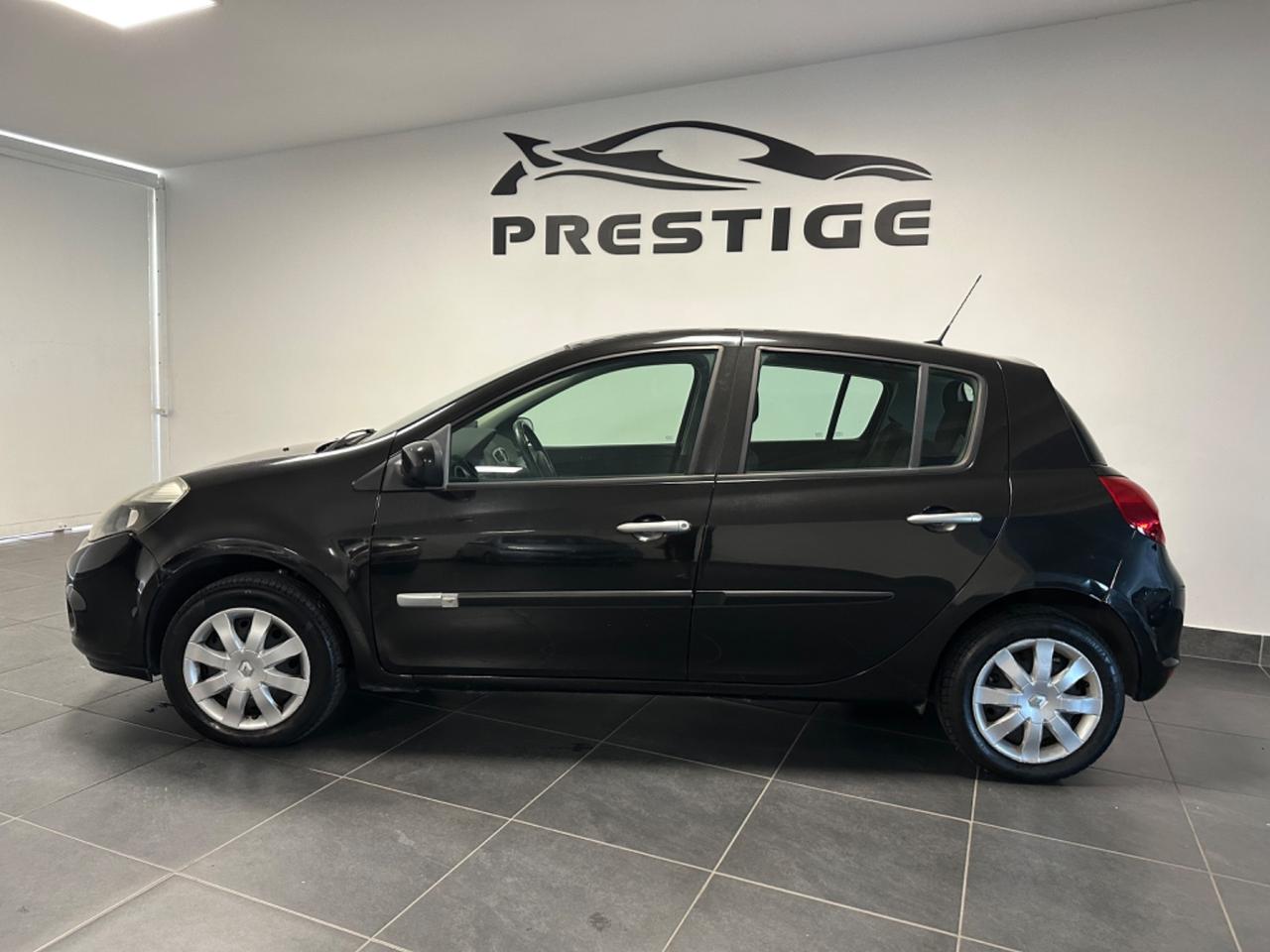 RENAULT CLIO 1.2 NEOPATENTATI 75CV P.CONSEGNA