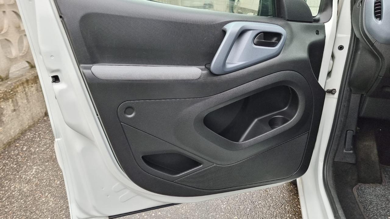 Peugeot Partner Parter trasporto disabili