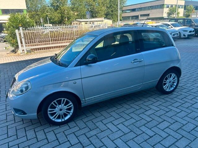 Lancia Ypsilon 1.2 69 CV 5 porte S&S Platinum
