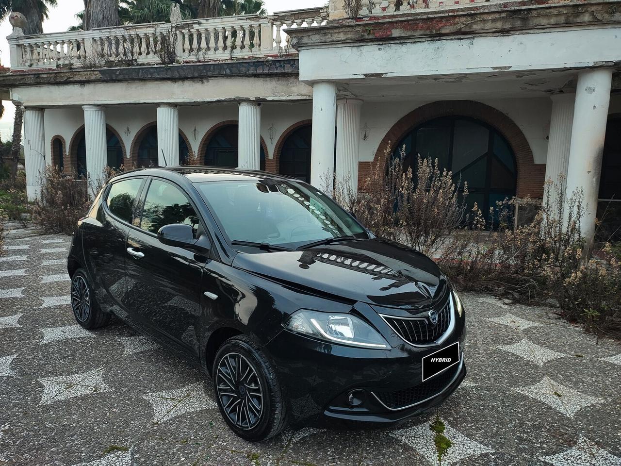 Lancia Ypsilon GOLD HYBRID 1.0 FIREFLY 70 CV S&S 6 MARCE CARPLAY