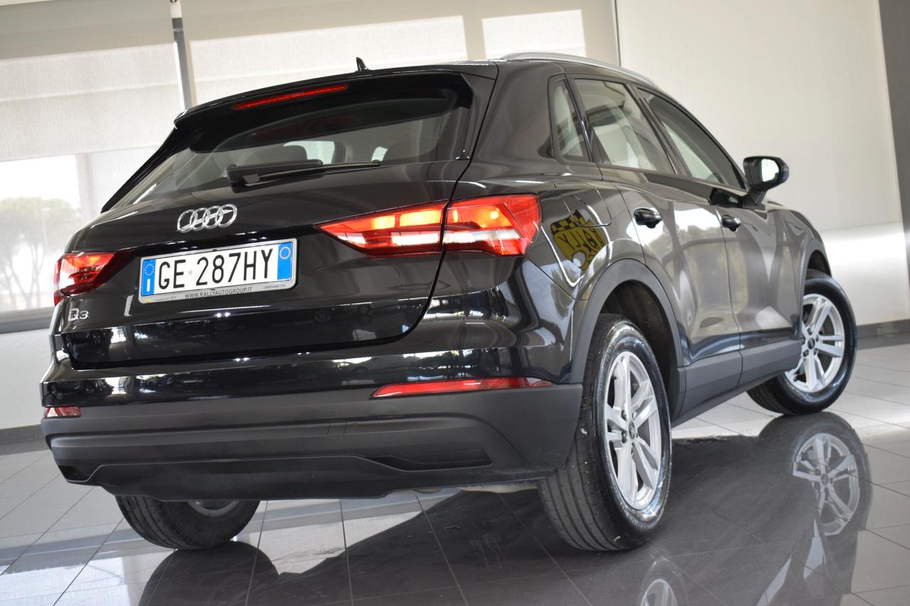 Audi Q3 35 TFSI Business