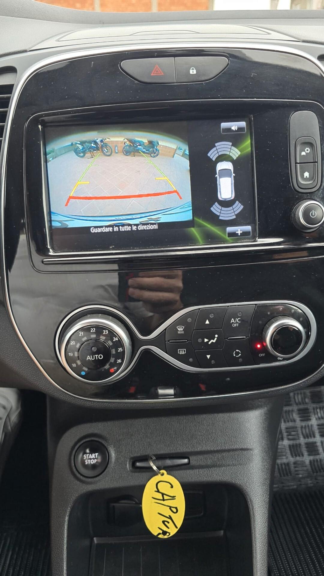 Renault Captur dCi 8V 90 CV EDC Start&Stop Energy Initiale Paris