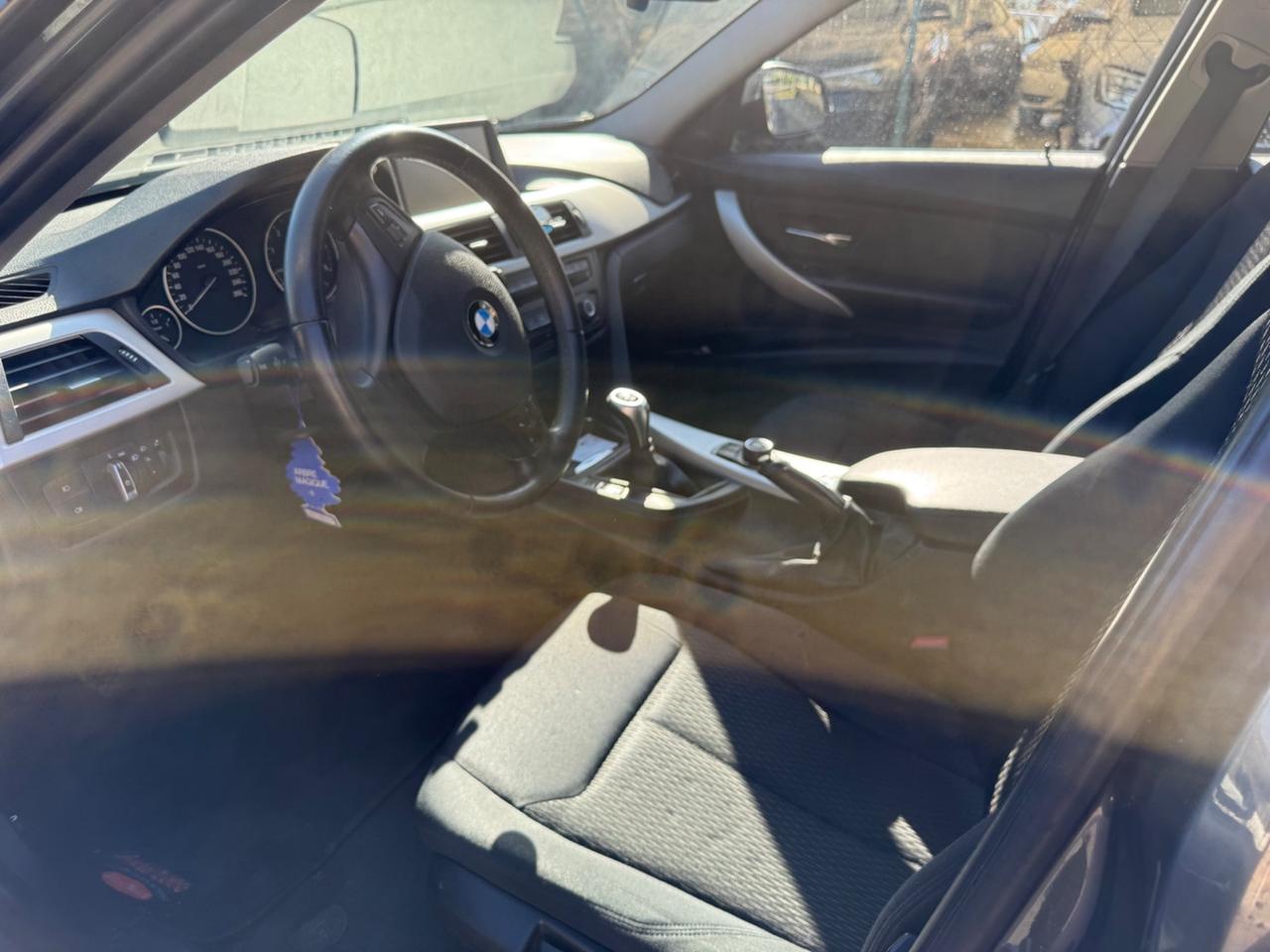 Bmw 318D 2.0D 143cv Berlina SPORT DA VETRINA2015