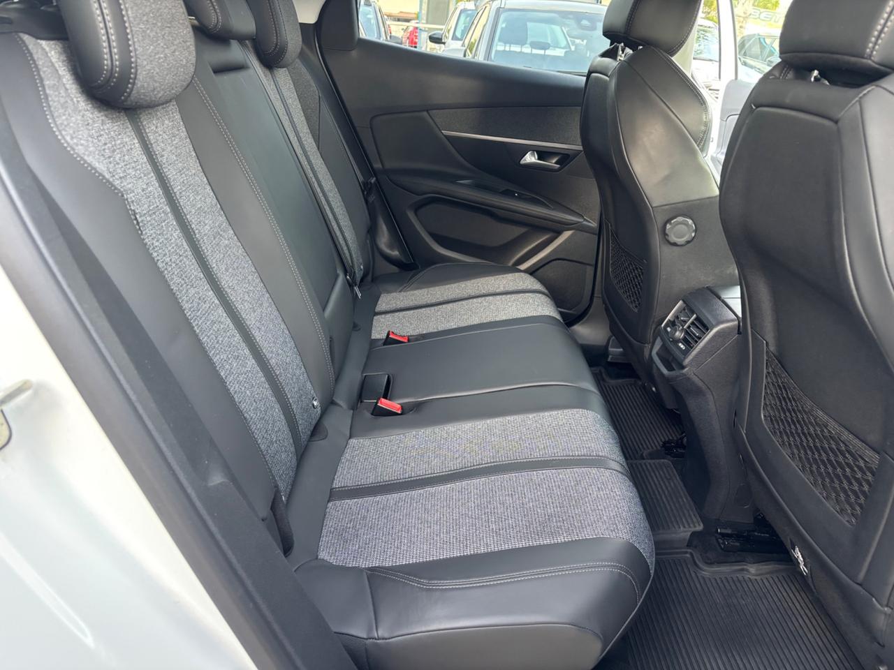 PEUGEOT 3008 1.6 120CV AUTOMTICA 80.000KM FULL