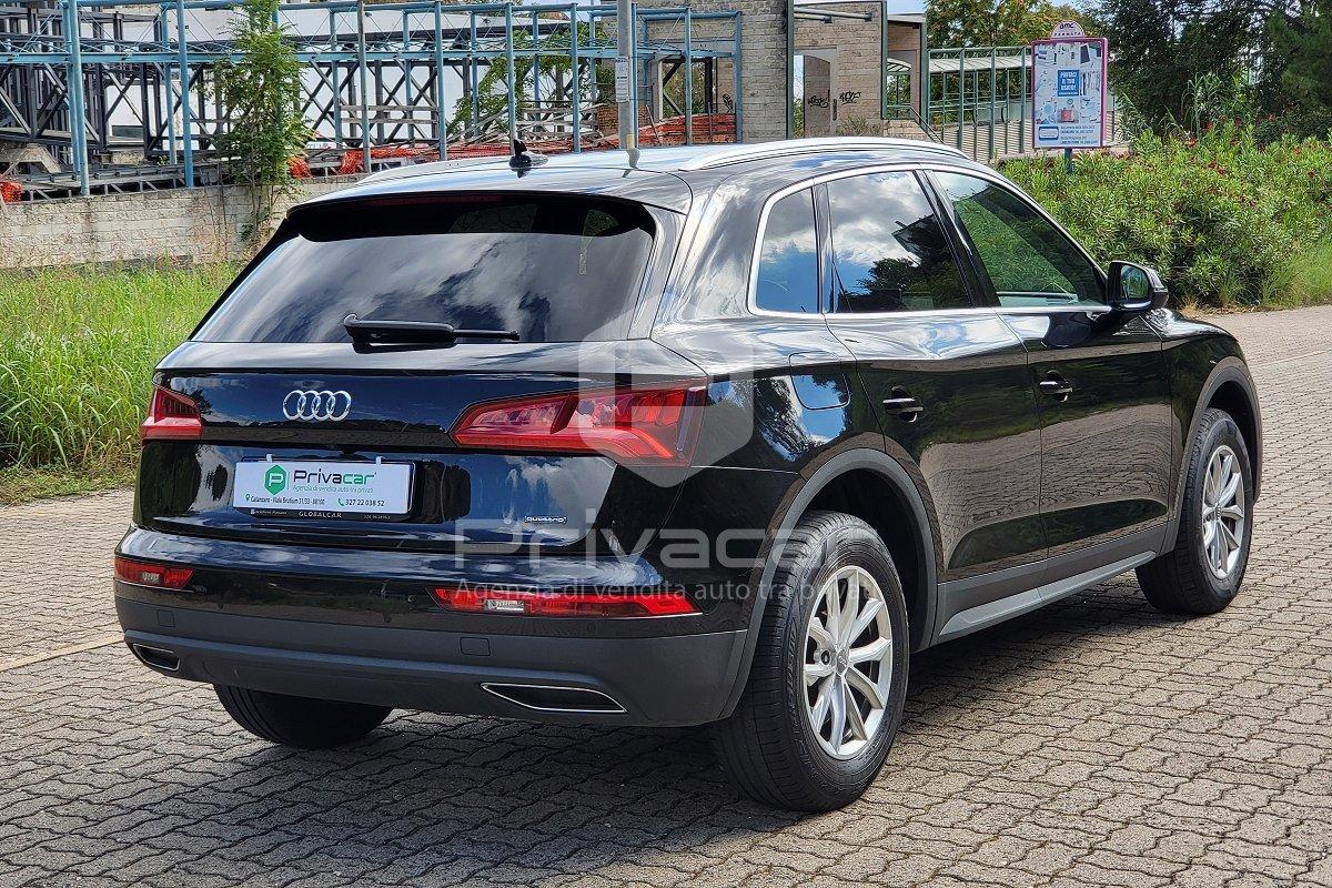 AUDI Q5 40 TDI quattro S tronic Business