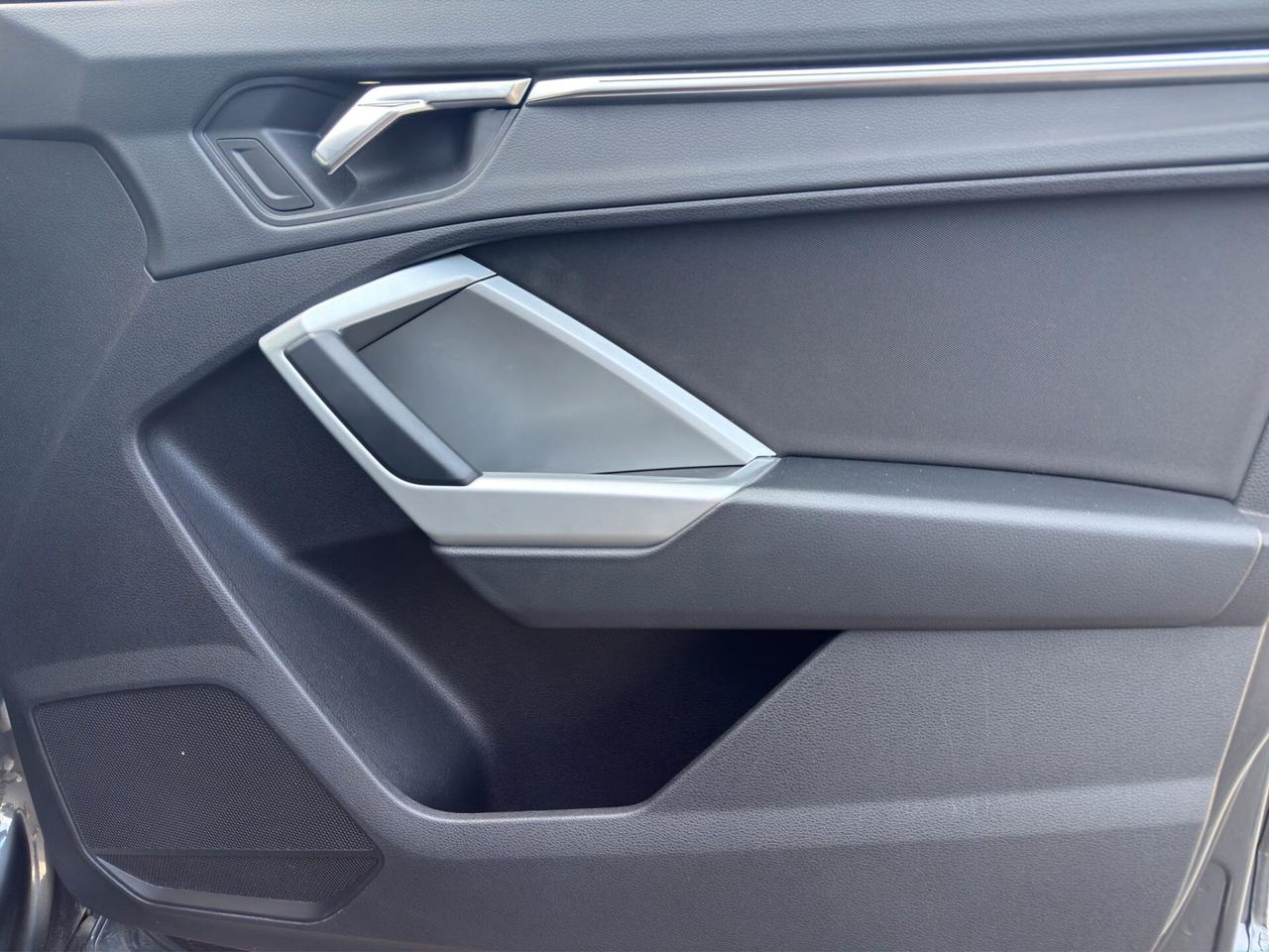 Audi Q3 2.0 TDI 150 CV S line Edition