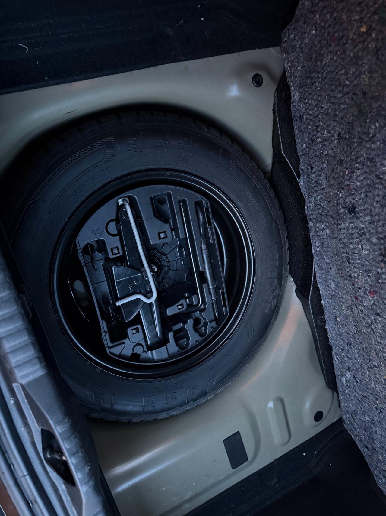 Citroen C3 PureTech - Shine 2019 RETROCAMERA